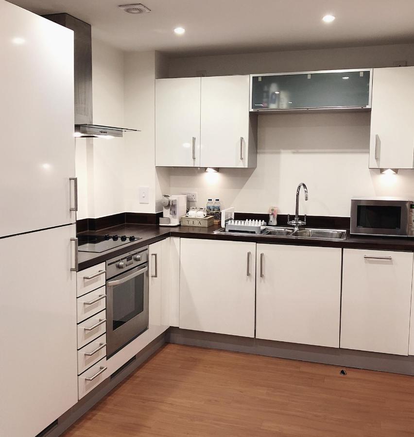Soak Up The Light At A Soothing, Stylish Apartment In Swansea Marina Екстер'єр фото