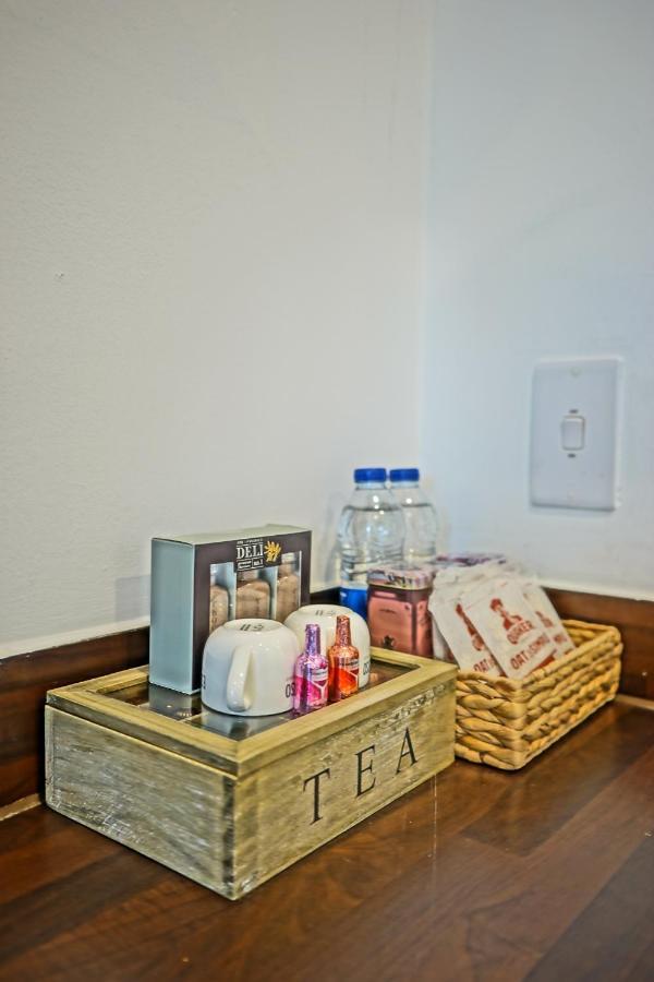 Soak Up The Light At A Soothing, Stylish Apartment In Swansea Marina Екстер'єр фото