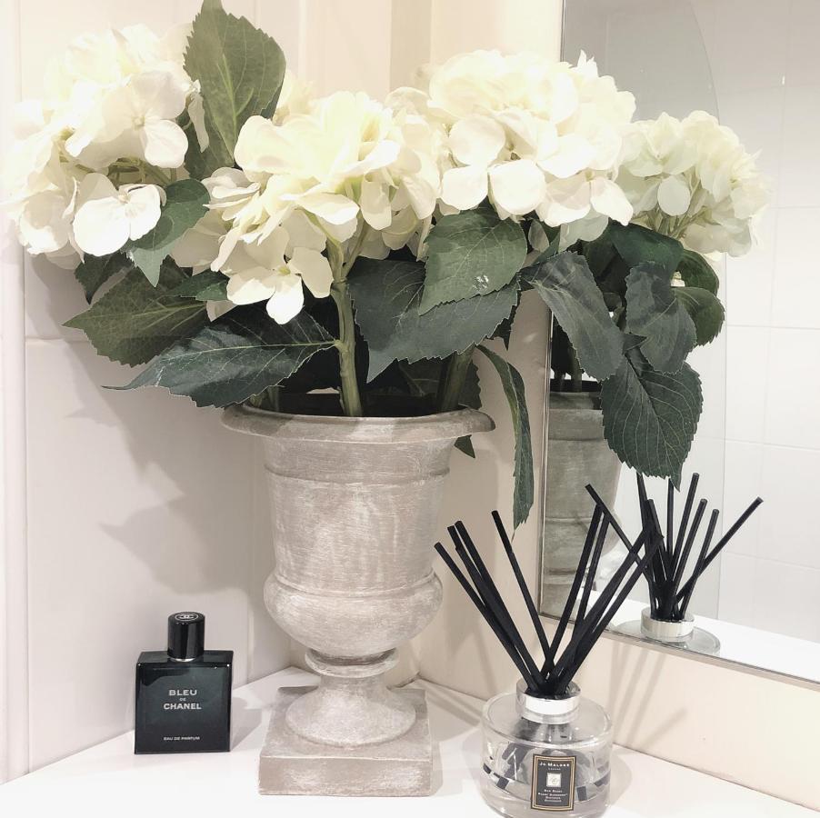 Soak Up The Light At A Soothing, Stylish Apartment In Swansea Marina Екстер'єр фото
