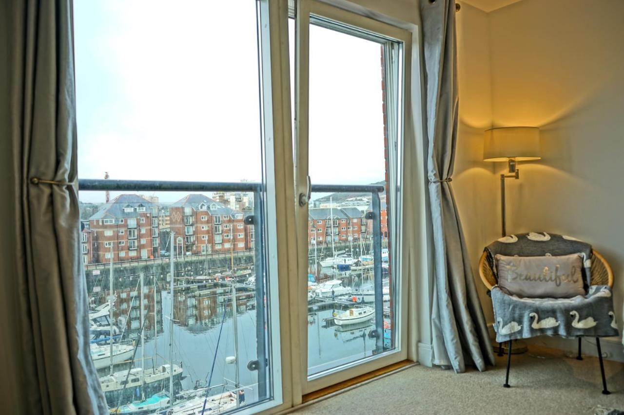 Soak Up The Light At A Soothing, Stylish Apartment In Swansea Marina Екстер'єр фото