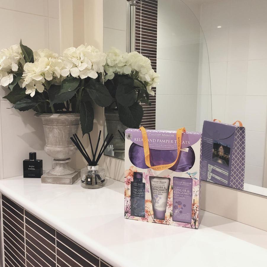Soak Up The Light At A Soothing, Stylish Apartment In Swansea Marina Екстер'єр фото