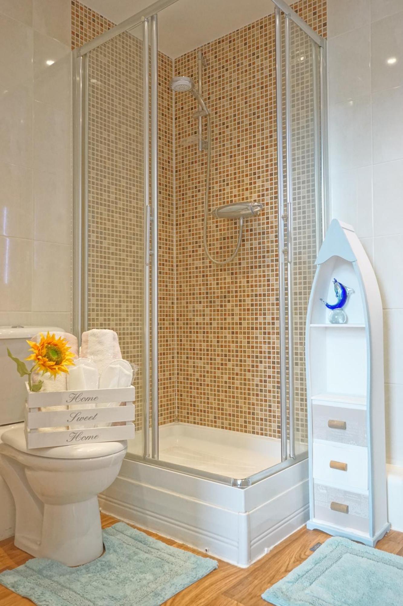Soak Up The Light At A Soothing, Stylish Apartment In Swansea Marina Екстер'єр фото